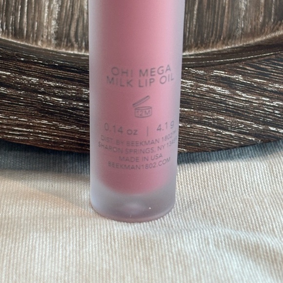 Beekman 1802 Oh! Mega Milk Tinted Lip Oil – 0.14 oz - Picture 4 of 4